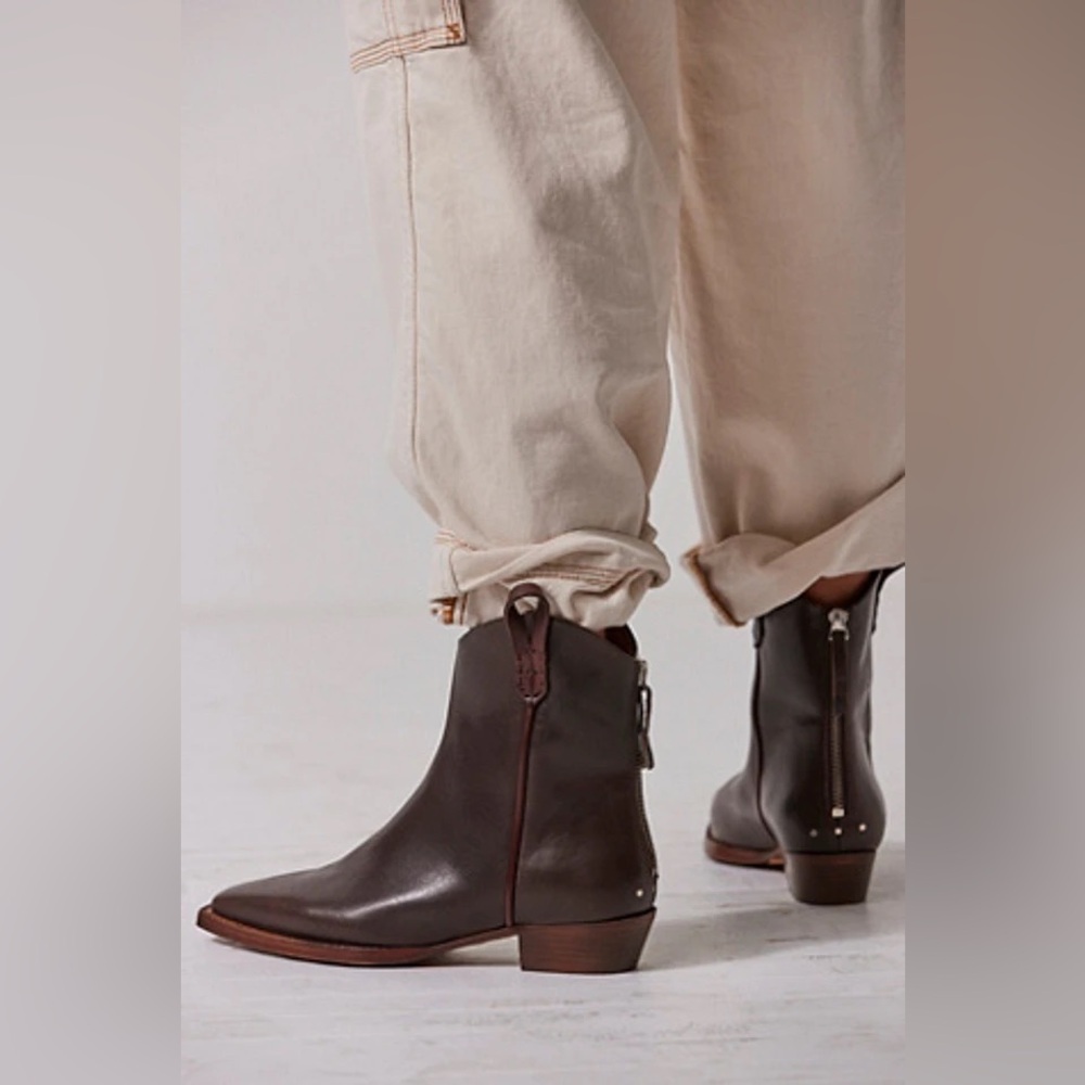 We The Free People Wesley Washed Leather Western Ankle Boots Shoes sz 9/39